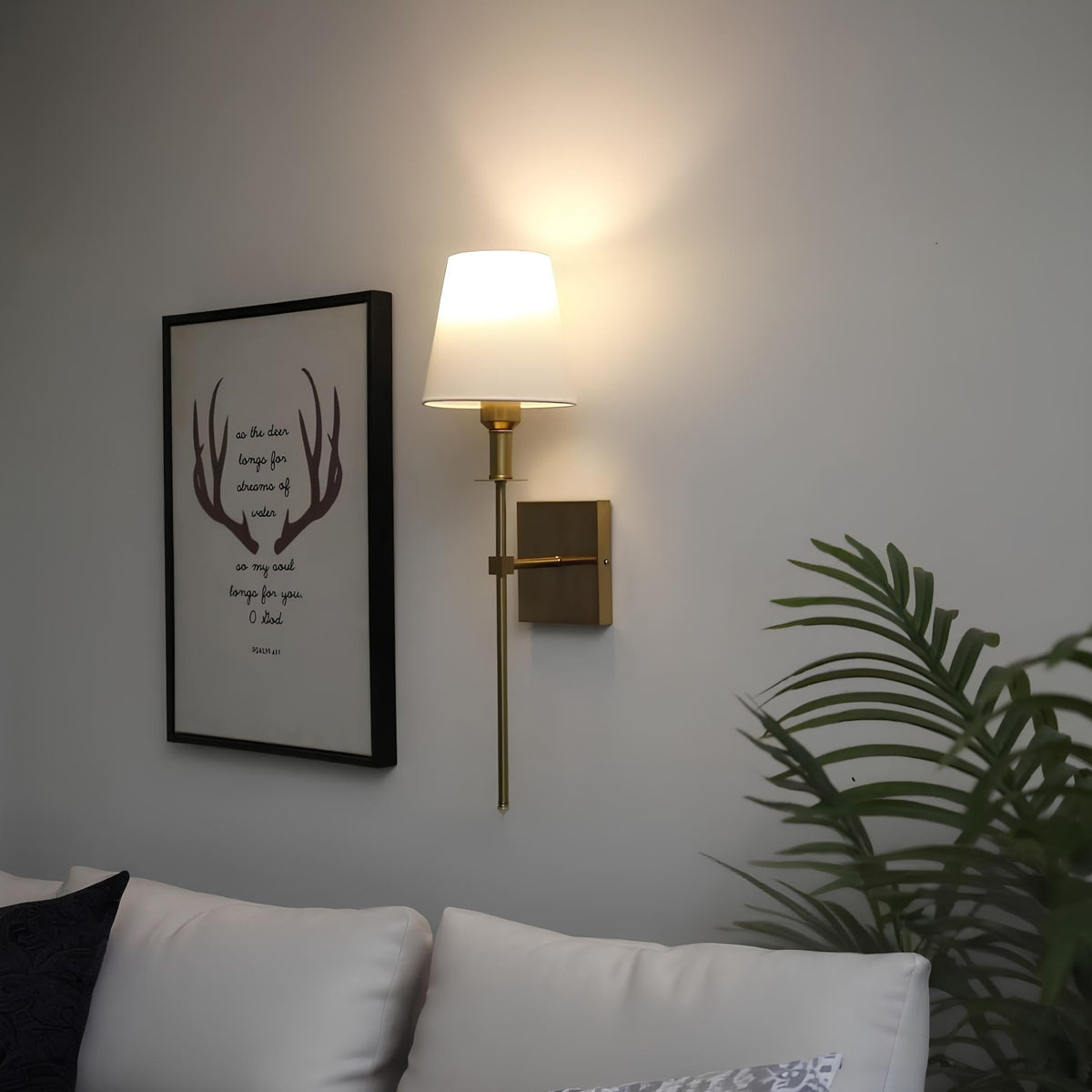 Lámpara de pared de metal y tela multicolor, regulable y recargable mediante batería
