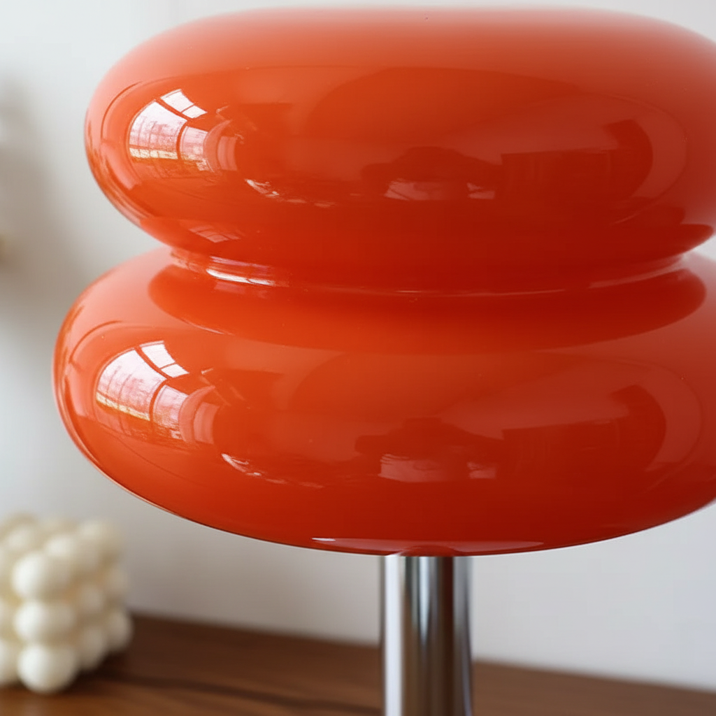 Lámpara de mesa compacta inspirada en la Bauhaus, regulable, recargable y sin cable