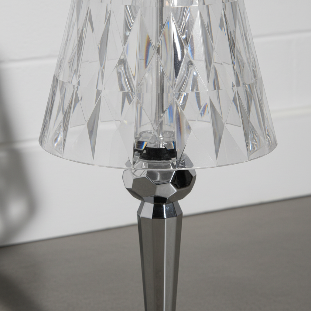 Lámpara de mesa decorativa con efecto cristalino brillante y luz cálida
