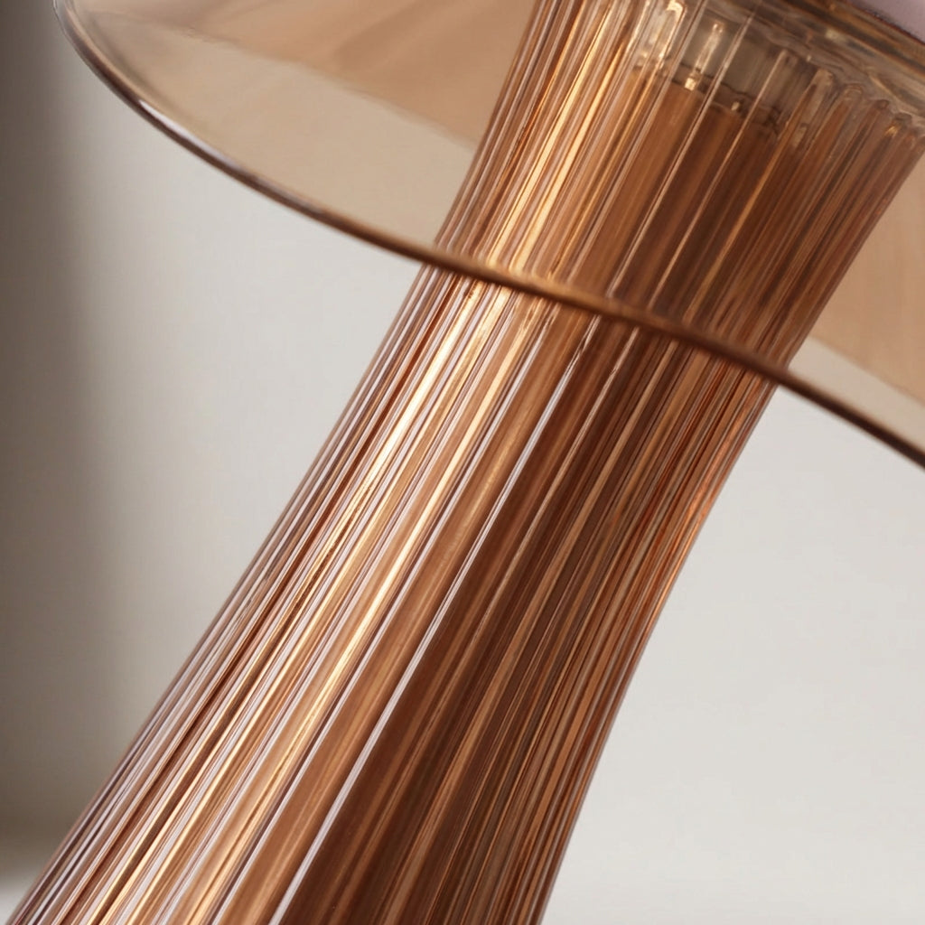 Lámpara de mesa ambiental recargable sin cables con silueta esculpida