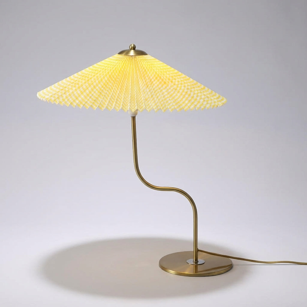 Lámpara de mesa escultórica con pantalla de parasol, regulable al tacto y con USB