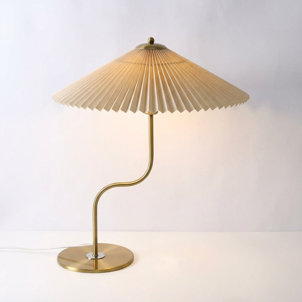 Lámpara de mesa escultórica con pantalla de parasol, regulable al tacto y con USB