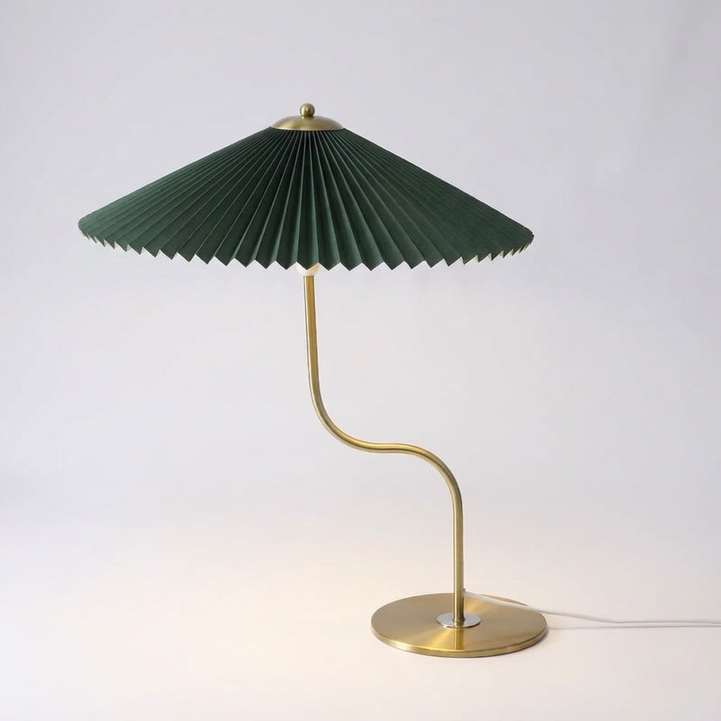 Lámpara de mesa escultórica con pantalla de parasol, regulable al tacto y con USB