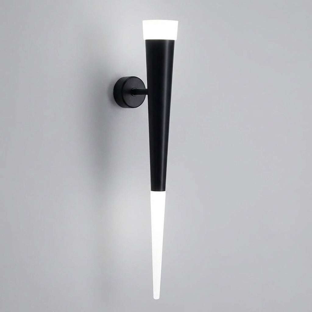 Lámpara de pared elegante de metal cónico y ahusado con luz ascendente y descendente