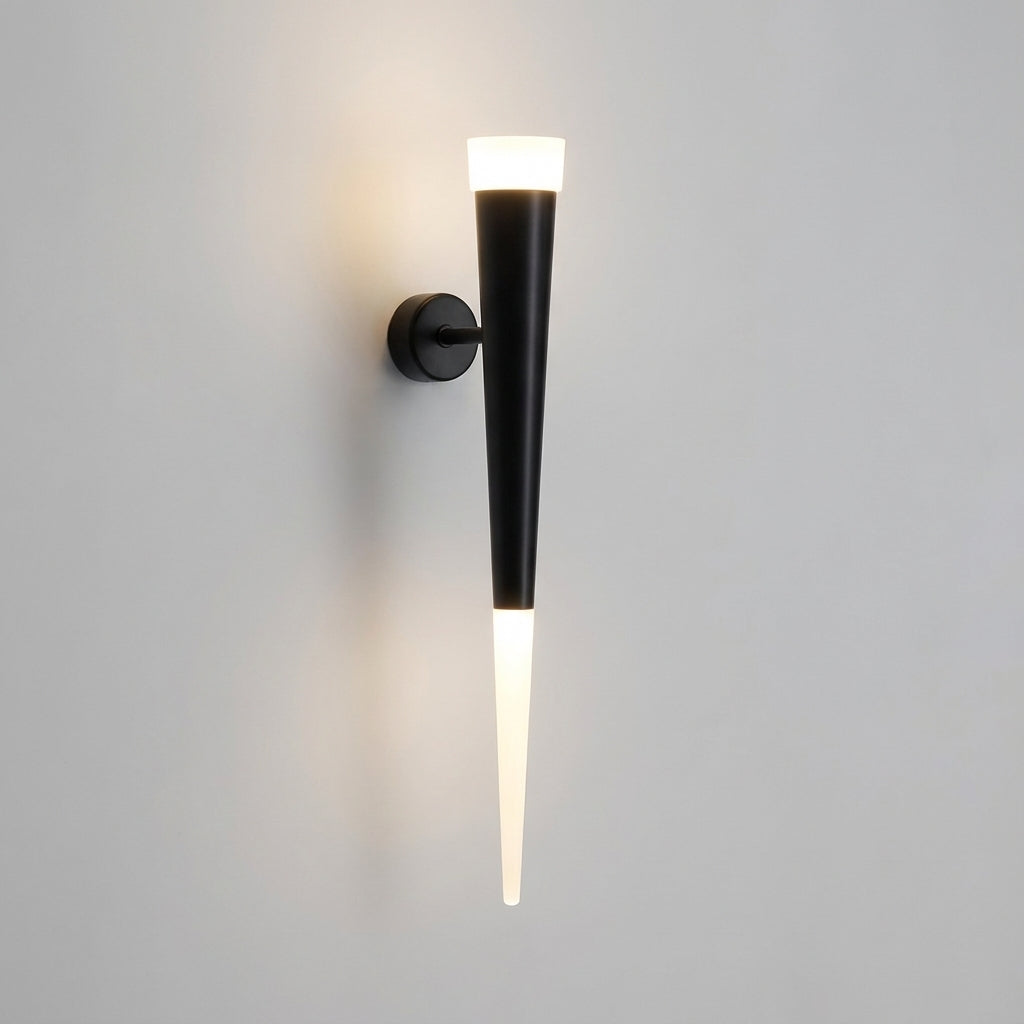 Lámpara de pared elegante de metal cónico y ahusado con luz ascendente y descendente