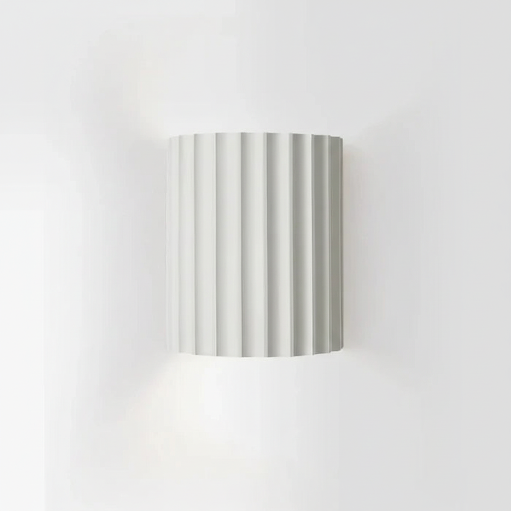 Lámpara de pared escultórica artística de resina con acabado texturizado