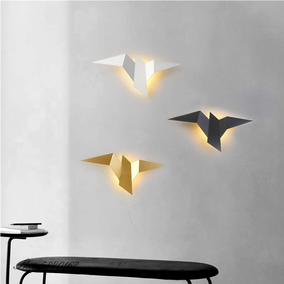 Aplique de pared moderno escultórico de metal inspirado en el origami