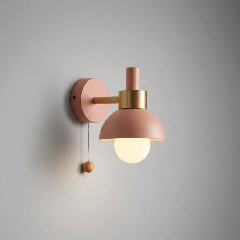 Lámpara de pared divertida con pantalla en tonos pastel e interruptor de cordón
