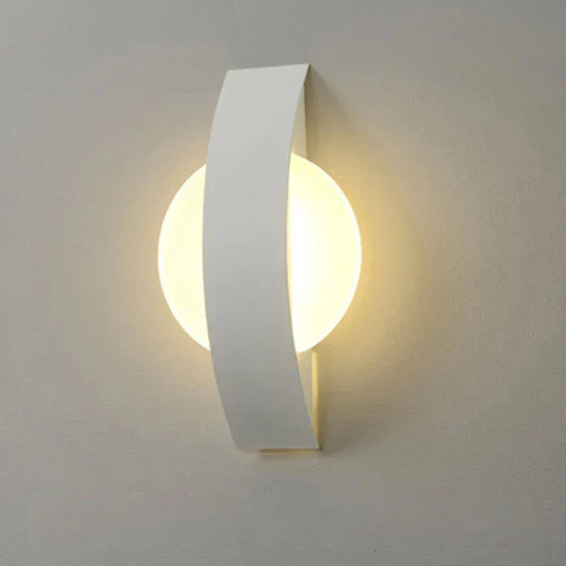 Aplique de pared minimalista de panel de hierro y esfera de acrílico