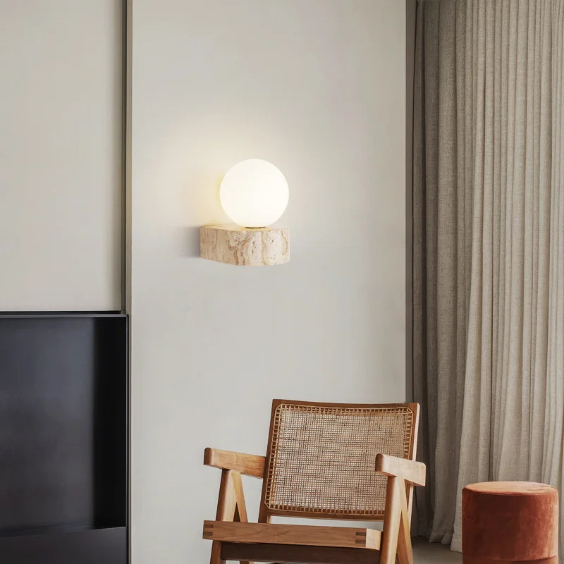 Aplique de pared japonés minimalista escultórico de piedra travertino y vidrio esmerilado