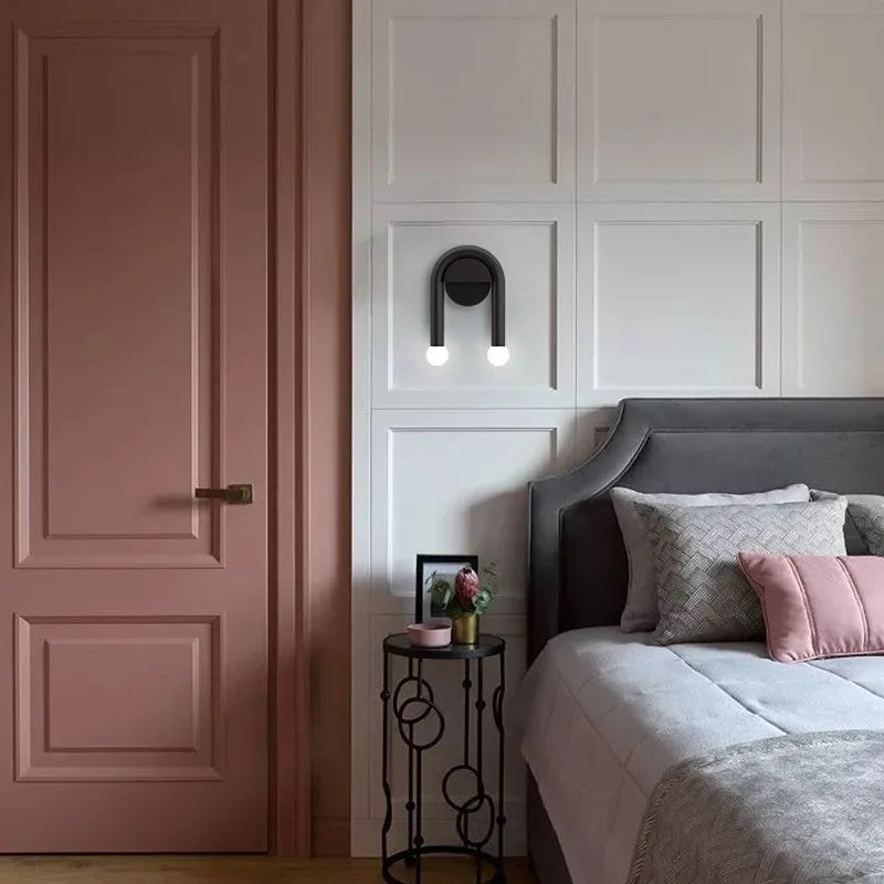 Lámpara de pared nórdica minimalista arqueada con vidrio esmerilado