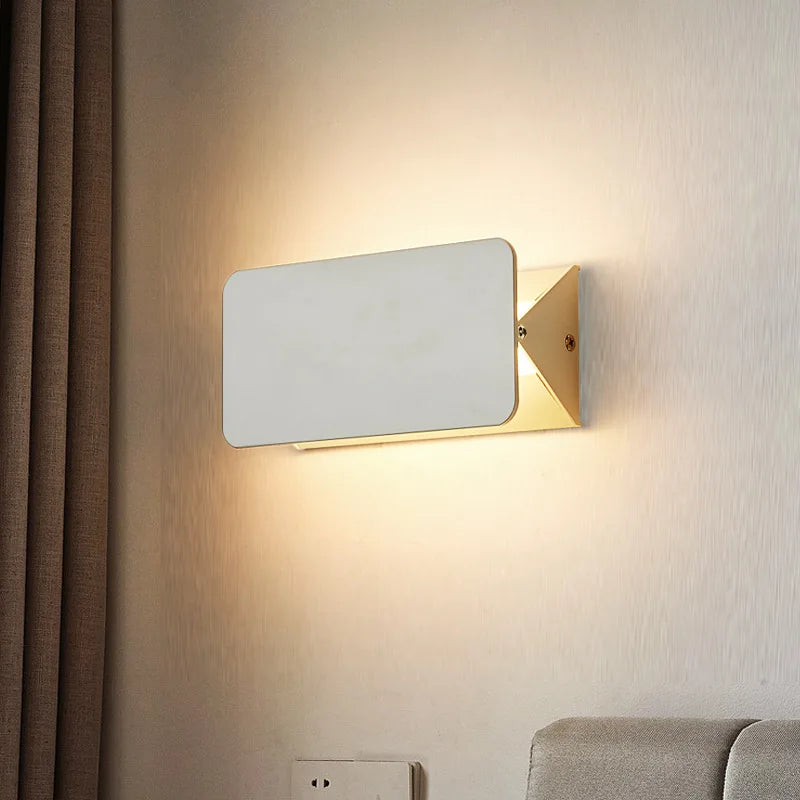 Aplique de pared rectangular minimalista de aluminio con brazo oscilante