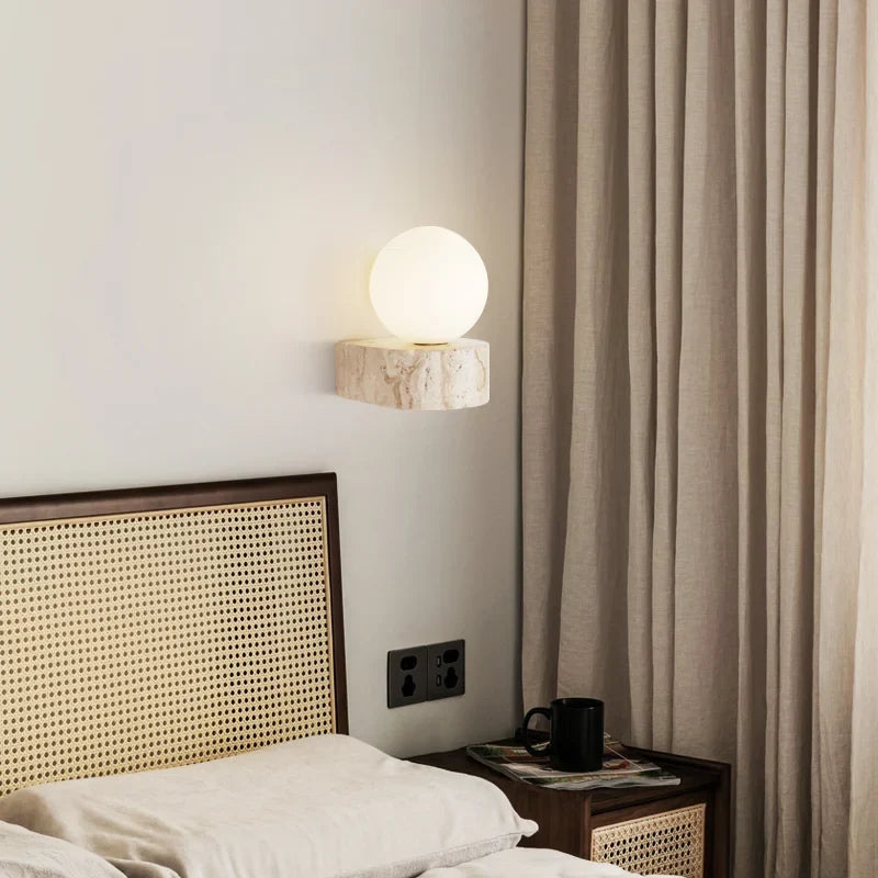 Aplique de pared japonés minimalista escultórico de piedra travertino y vidrio esmerilado
