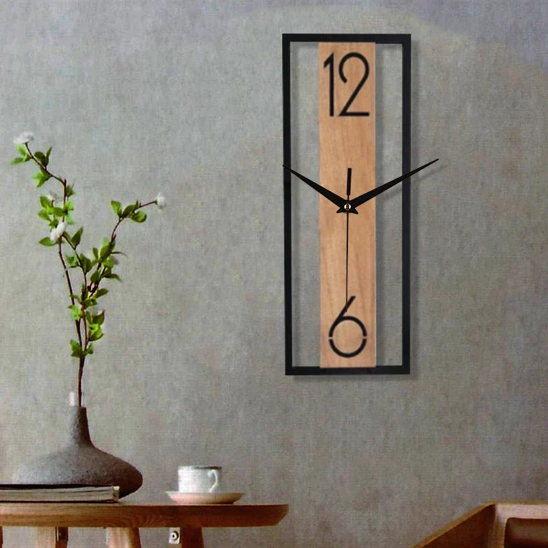 Reloj de pared rectangular delgado de madera con estructura abierta