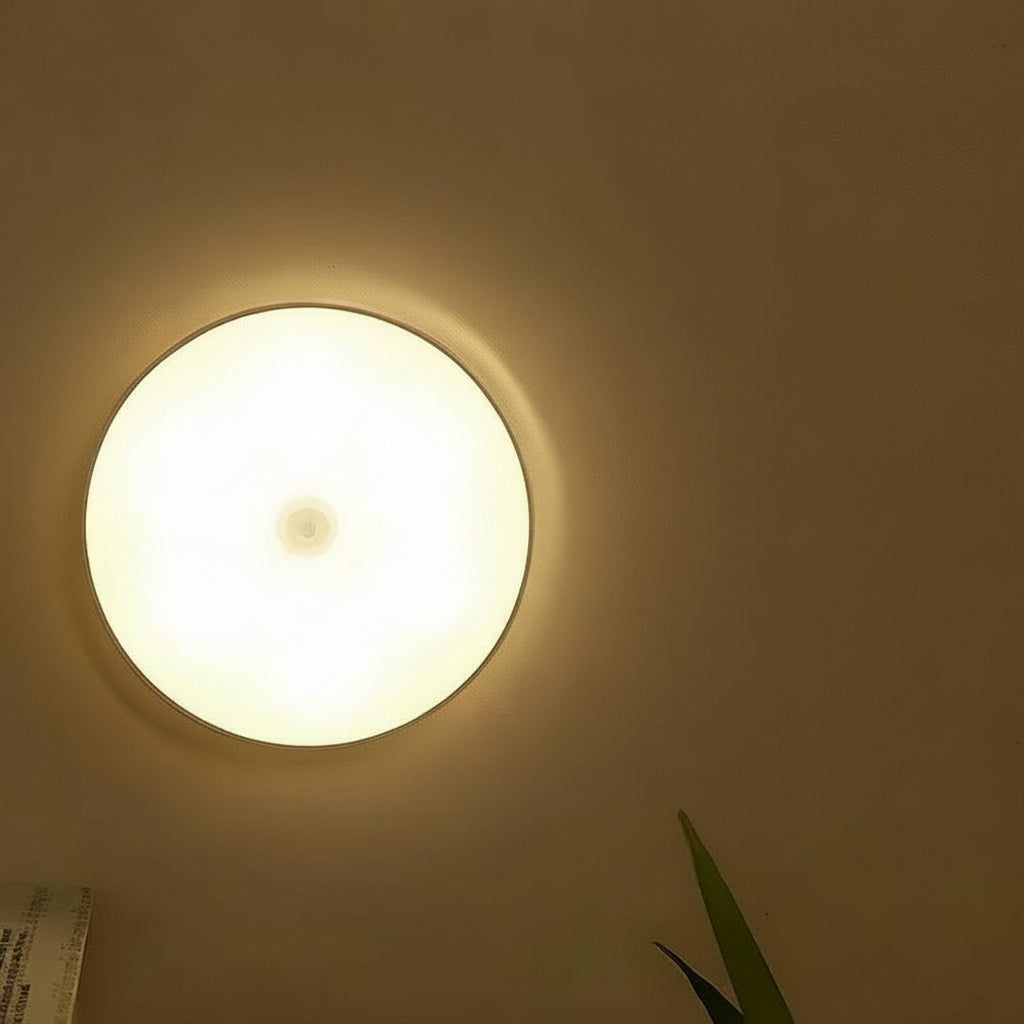 Luz nocturna inalámbrica recargable con sensor de movimiento magnético compacto