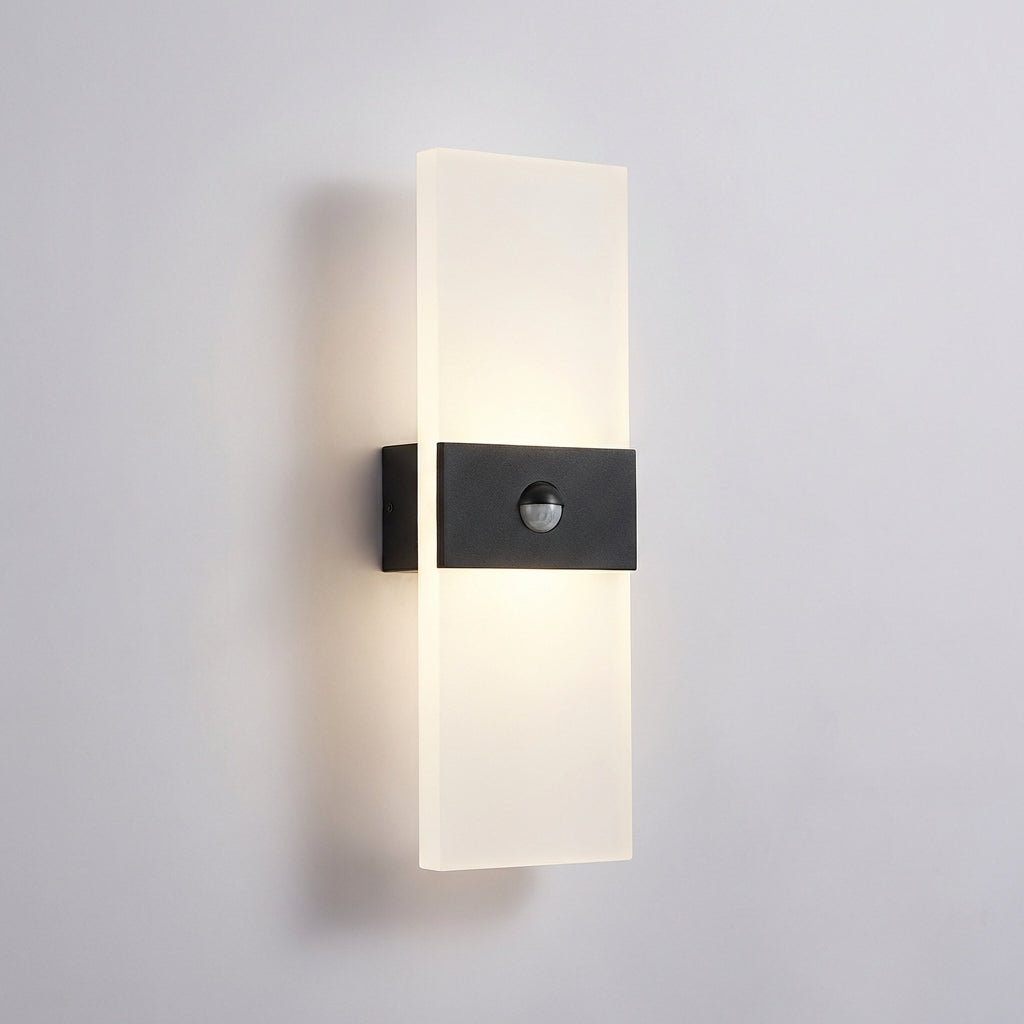 Lámpara de pared recargable con soporte magnético y sensor de movimiento