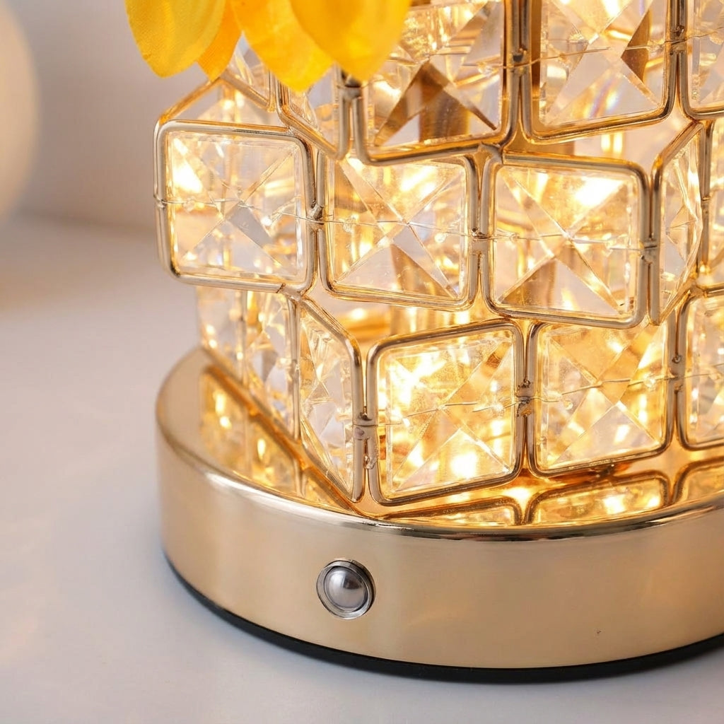 Lámpara de mesa compacta de metal con prisma de cristal brillante, inalámbrica, recargable y táctil