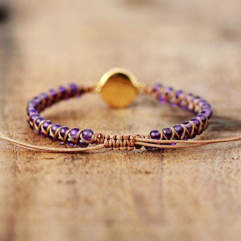 Pulsera bohemia artesanal de cuentas de amatista y ópalo para yoga