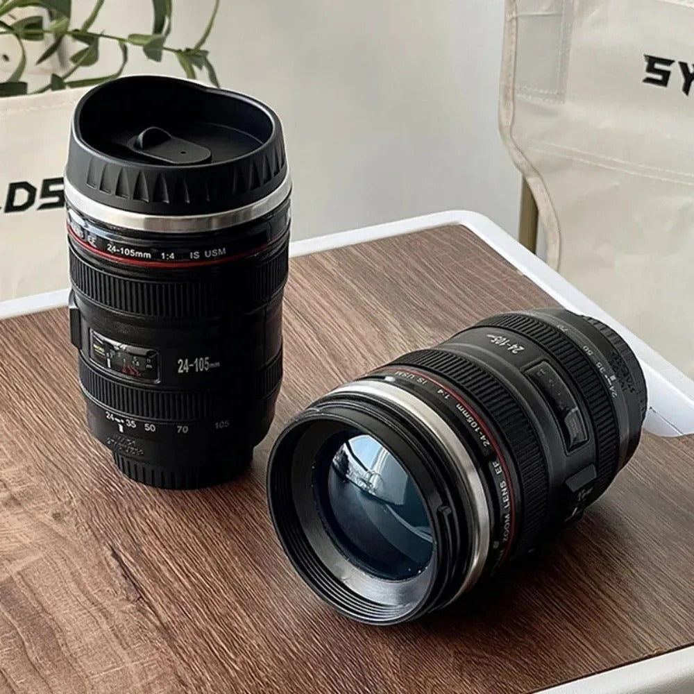 Taza de café con forma realista de objetivo de cámara y anillo de enfoque