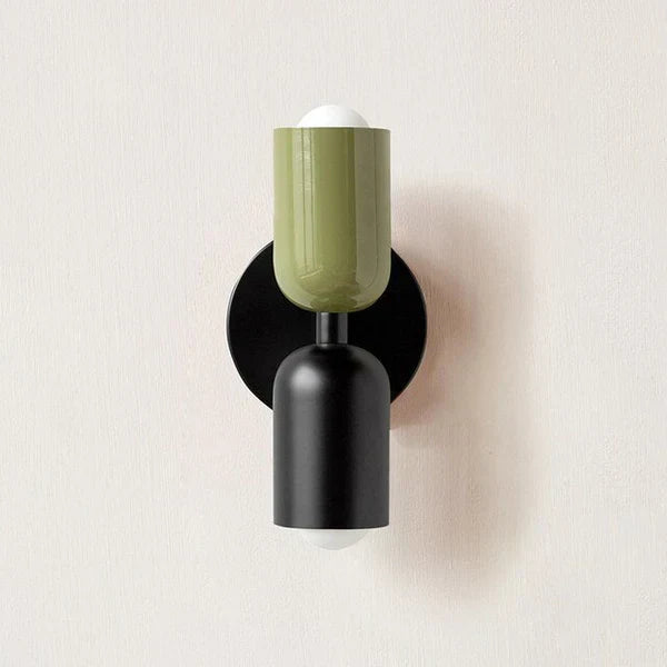 Lámpara de pared de resina y metal con dos cabezales ajustables