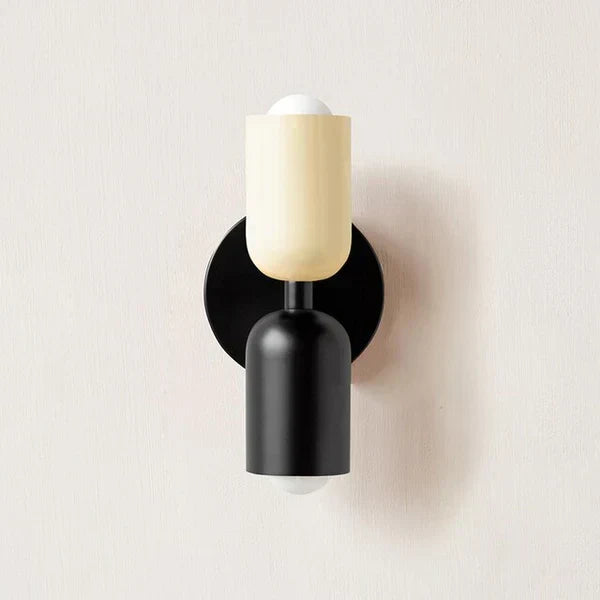 Lámpara de pared de resina y metal con dos cabezales ajustables