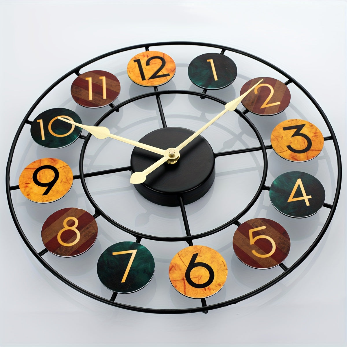 Reloj de pared metálico retro con marco redondo de hierro