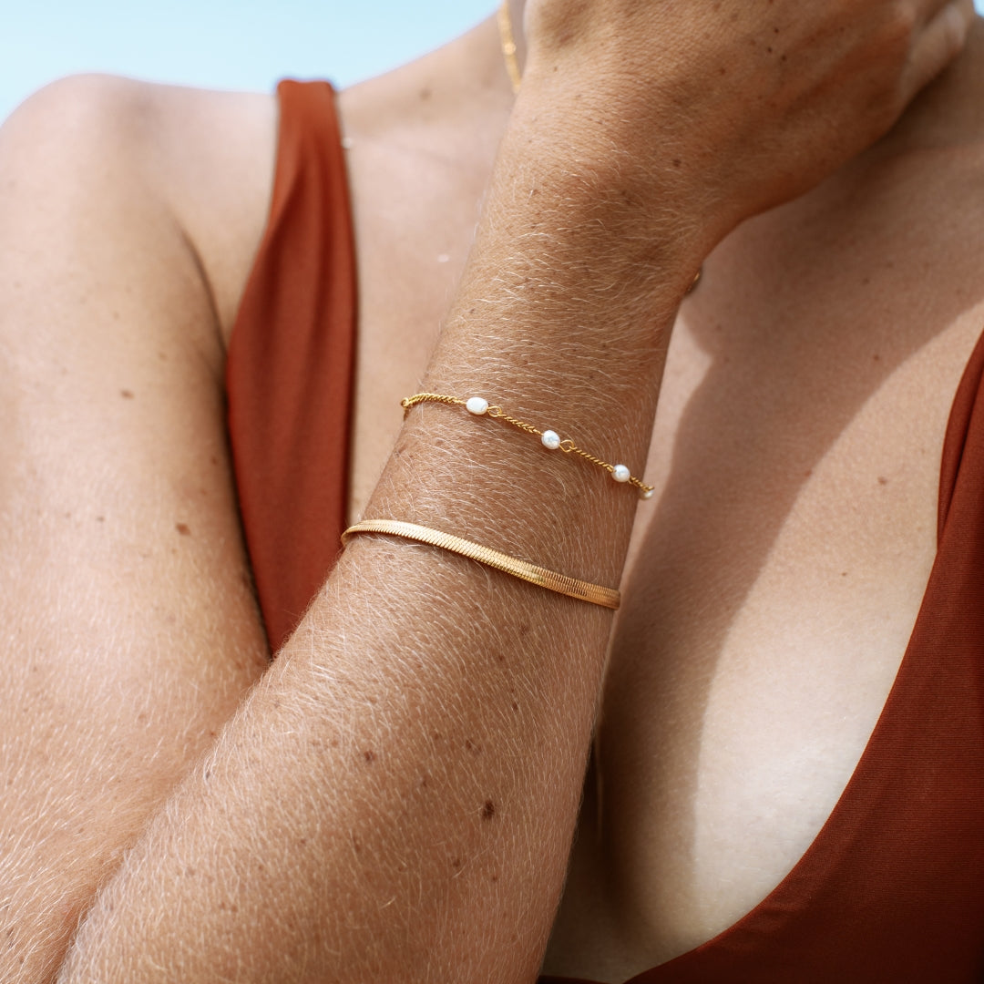 Pulsera ajustable de cadena de plata chapada en oro con diseño de espiga
