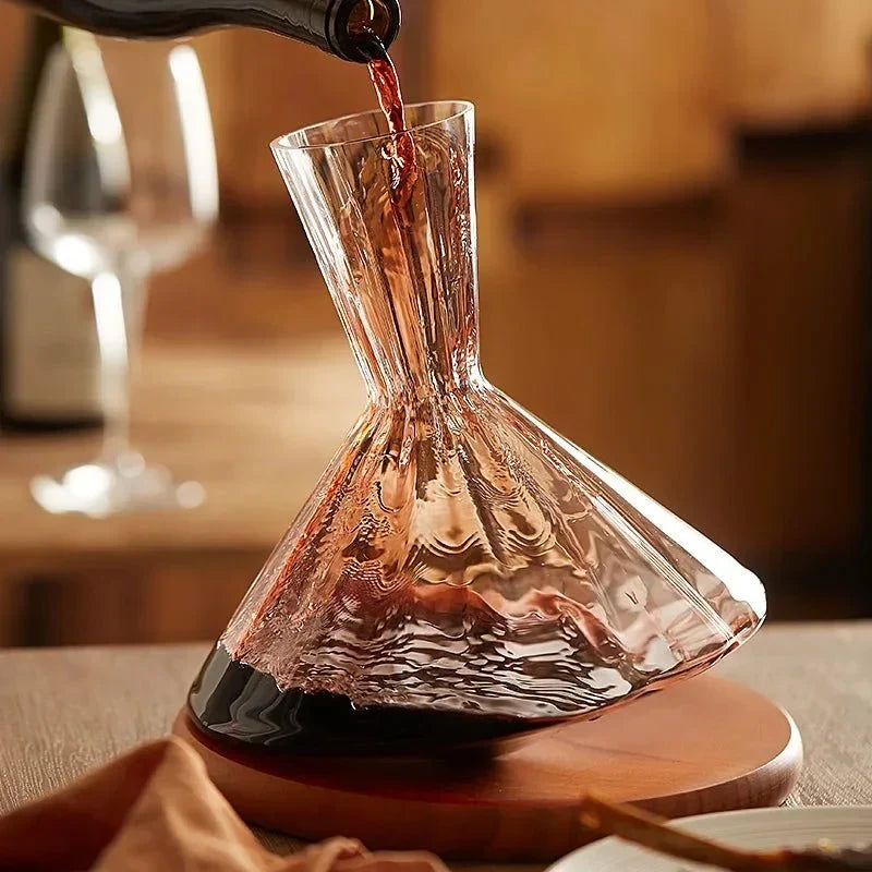 Decantador de vino de vidrio angular giratorio con base de madera