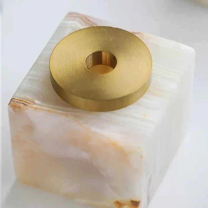 Jarrón escultórico minimalista de mármol natural hecho a mano, con difusor de aromas