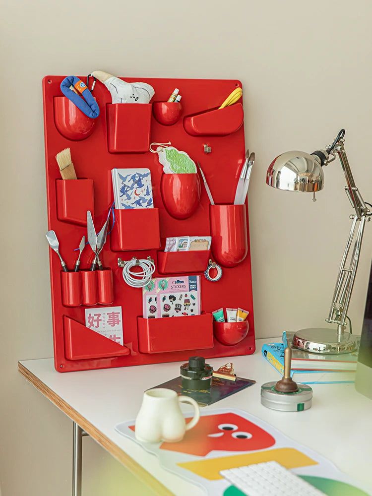 Organizador de almacenamiento de pared de plástico con múltiples bolsillos, ganchos y clips