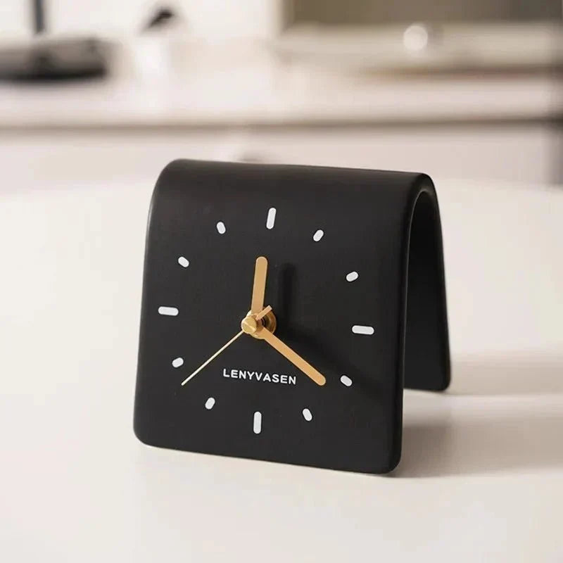 Reloj de mesa de cuarzo silencioso de cerámica con silueta arqueada