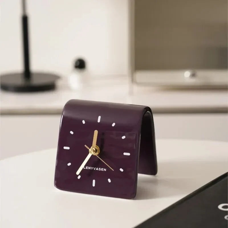 Reloj de mesa de cuarzo silencioso de cerámica con silueta arqueada