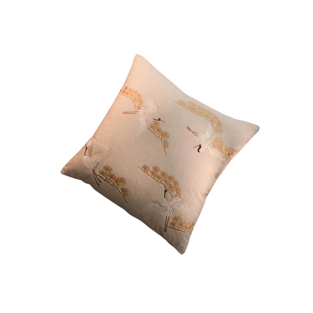 Funda cuadrada para cojín decorativo bordada con grulla y pino