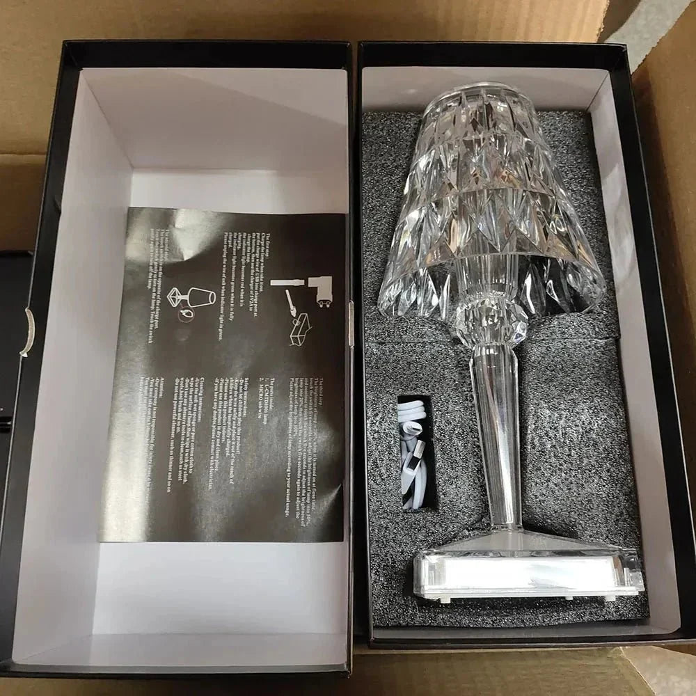 Lámpara de mesa recargable de acrílico con efecto de cristal escultórico
