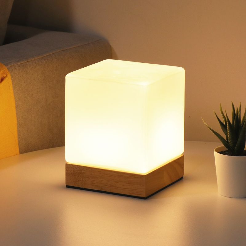 Lámpara de mesa minimalista cúbica de madera y vidrio esmerilado