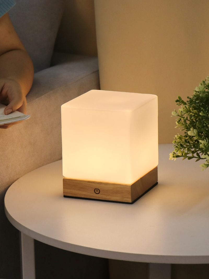 Lámpara de mesa minimalista cúbica de madera y vidrio esmerilado