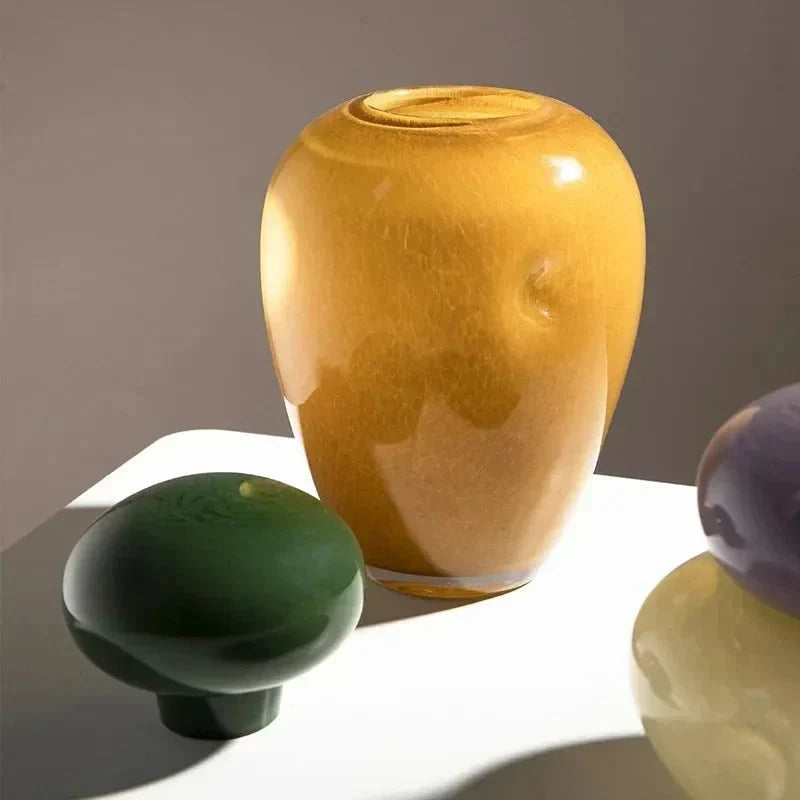 Jarrón de flores elíptico de vidrio brillante con tapa de guijarro