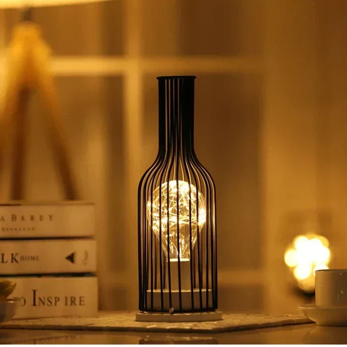 Lámpara de mesa contemporánea de metal y tela, elegante y moderna
