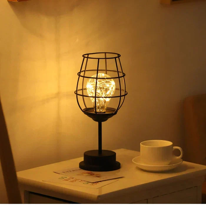 Lámpara de mesa contemporánea de metal y tela, elegante y moderna