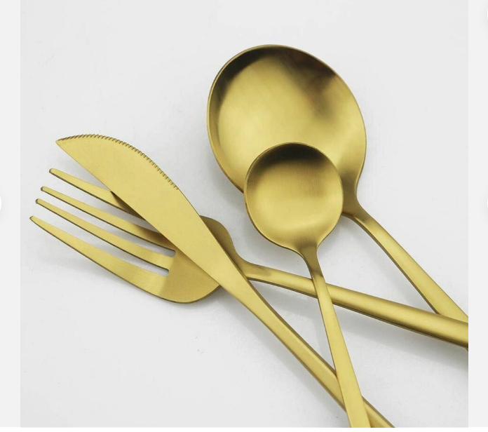 Set de cubiertos modernos y minimalistas de acero inoxidable
