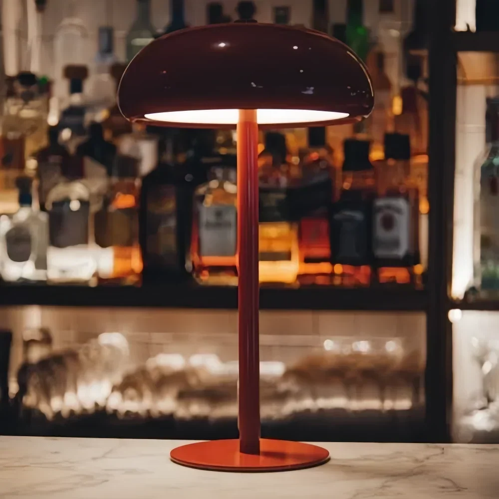 Lámpara de mesa portátil recargable con silueta redondeada retro y control táctil