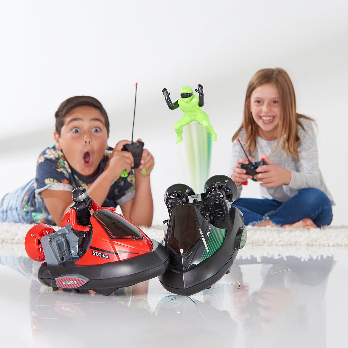 Set de juguete de coches de choque con sensor de colisión y control remoto para dos jugadores