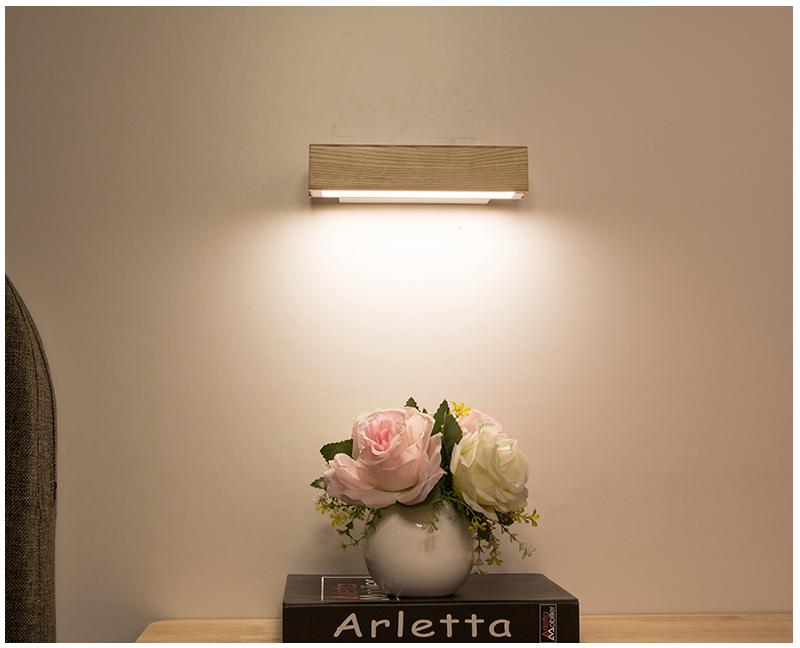 Aplique de pared de hierro y madera giratorio con ángulo ajustable