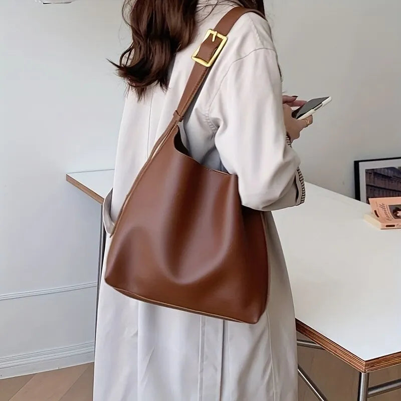 Bolso de hombro versátil de cuero sintético, espacioso, con correa ajustable para uso diario
