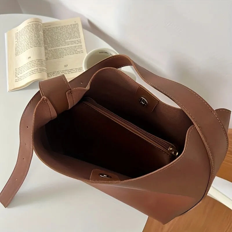 Bolso de hombro versátil de cuero sintético, espacioso, con correa ajustable para uso diario