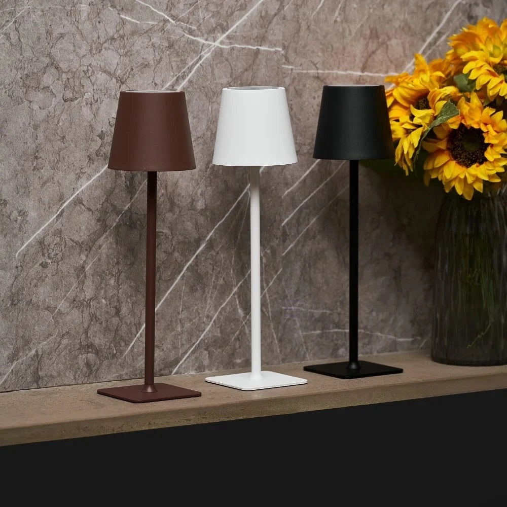 Lámpara de mesa metálica delgada y moderna, impermeable, inalámbrica, recargable, táctil y regulable