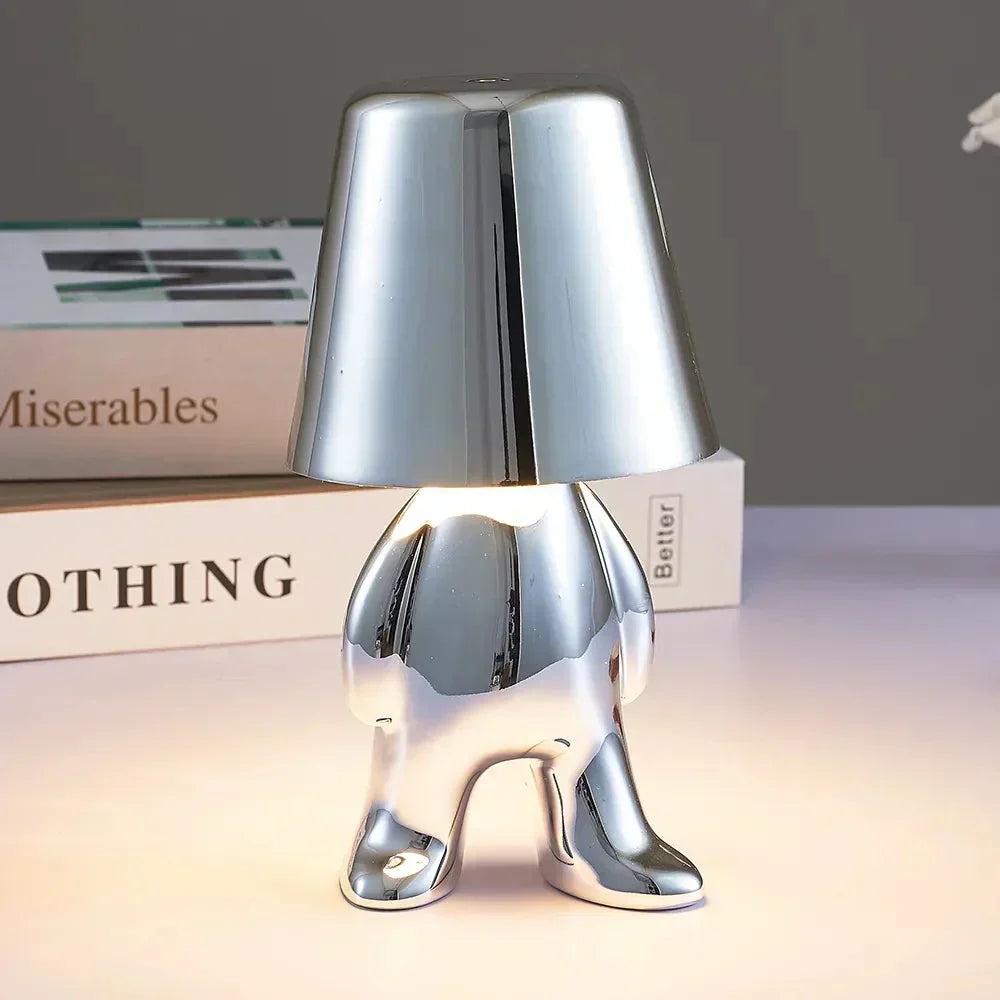 Lámpara de mesa ambiental escultural de aluminio y resina, regulable, recargable e inalámbrica