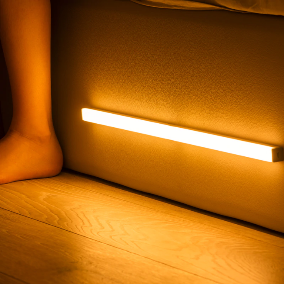 Luz nocturna magnética inalámbrica recargable con sensor de movimiento para debajo de armarios