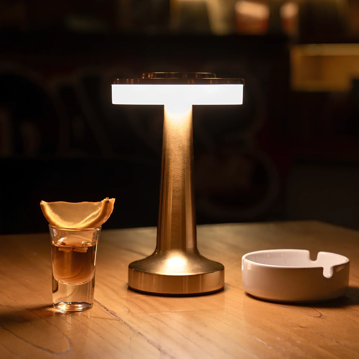 Lámpara de mesa de metal retro inalámbrica, recargable y regulable