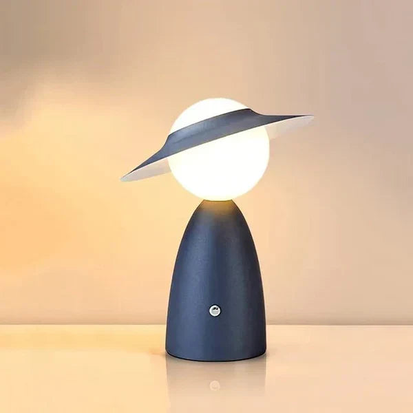 Lámpara de mesa inalámbrica de metal con silueta de sombrero, táctil y regulable